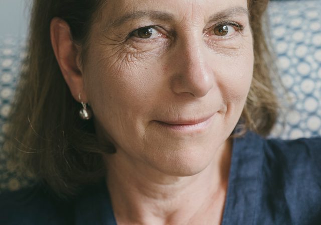 Author photo of Caroline Elton