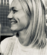 Portrait photo of Julie McNeill
